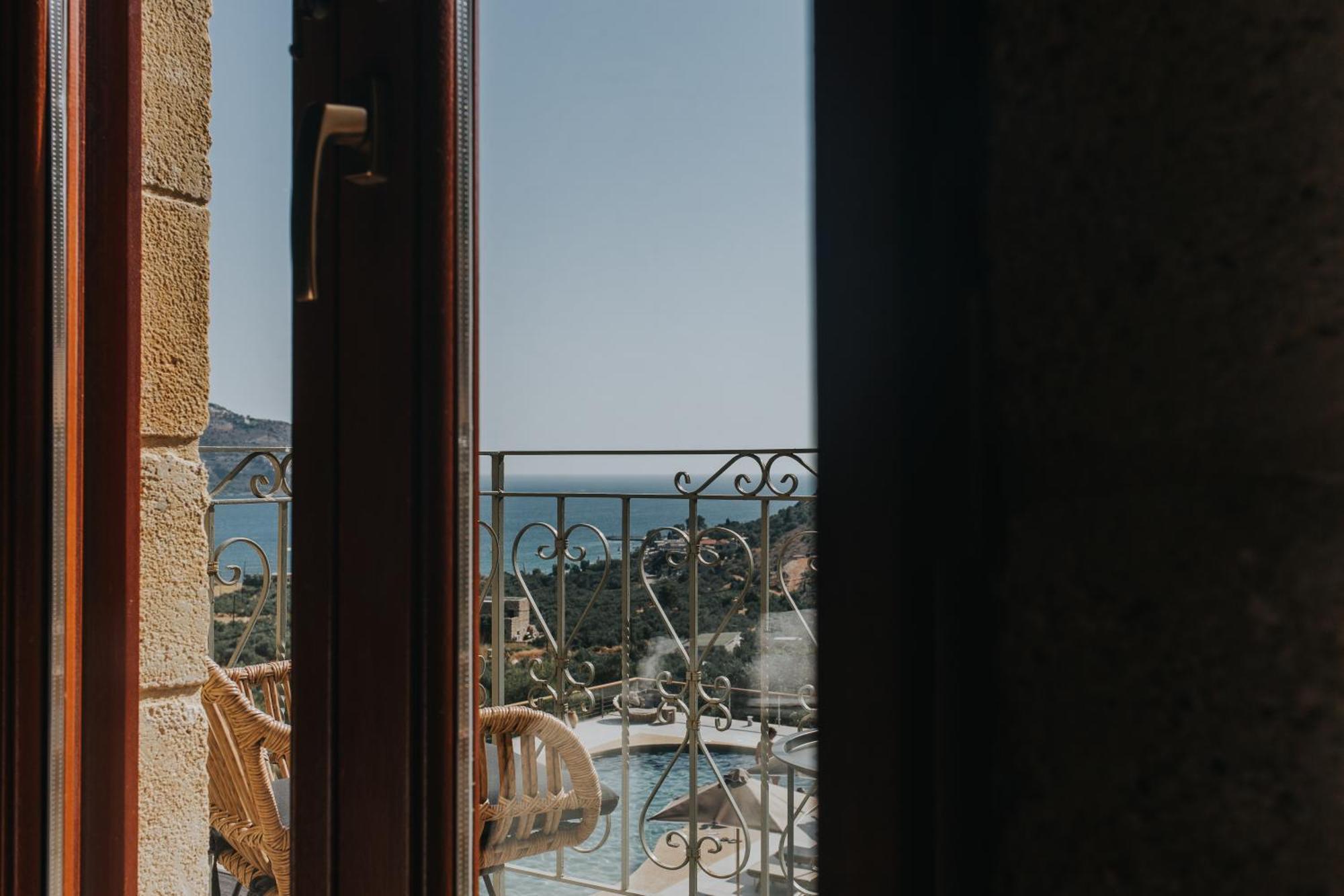 Brazzo Di Maina Hotel Oitylo Eksteriør billede